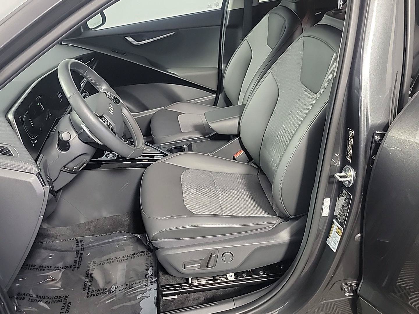 Certified 2023 Kia Niro EX FWD image 18