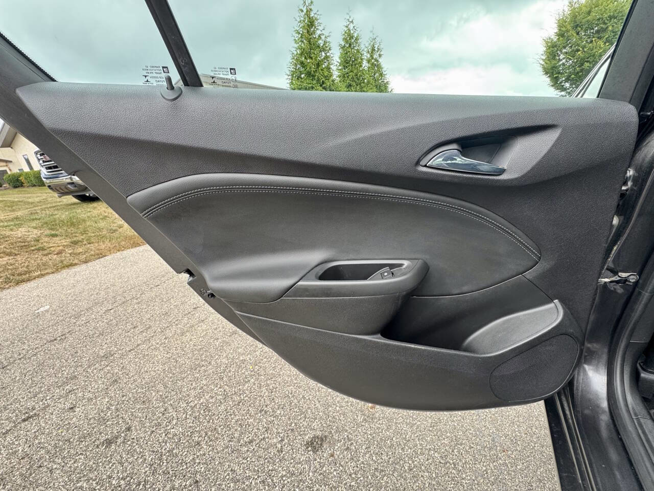 Used 2016 Chevrolet Cruze Premier w/ Enhanced Convenience Package image 26