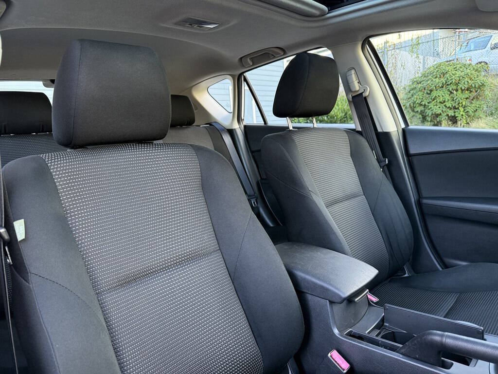 Used 2012 MAZDA MAZDA3 i Touring FWD image 20