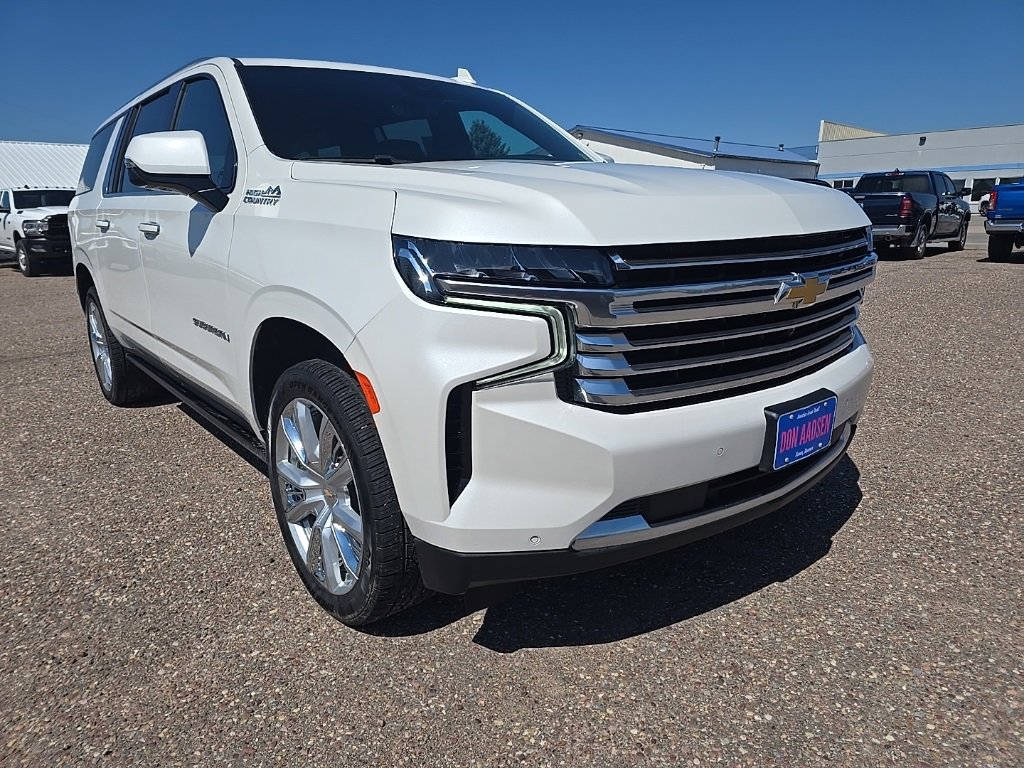 Used 2023 Chevrolet Suburban High Country w/ Premium Package 2