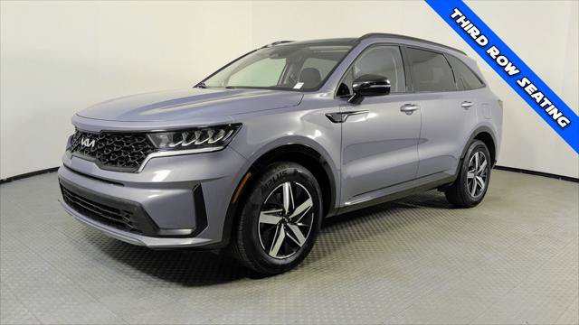 Used 2023 Kia Sorento S w/ Panoramic Sunroof Package FWD image 2