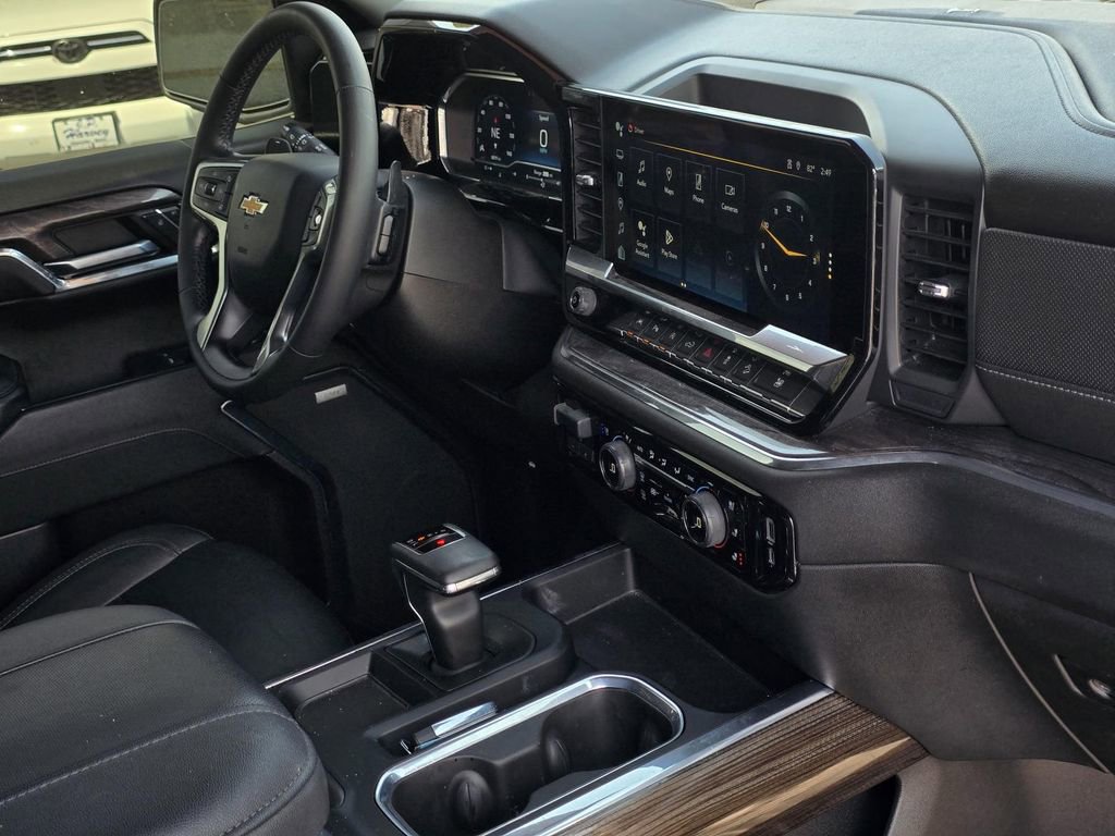 Used 2023 Chevrolet Silverado 1500 LTZ w/ Z71 Off-Road Package image 7