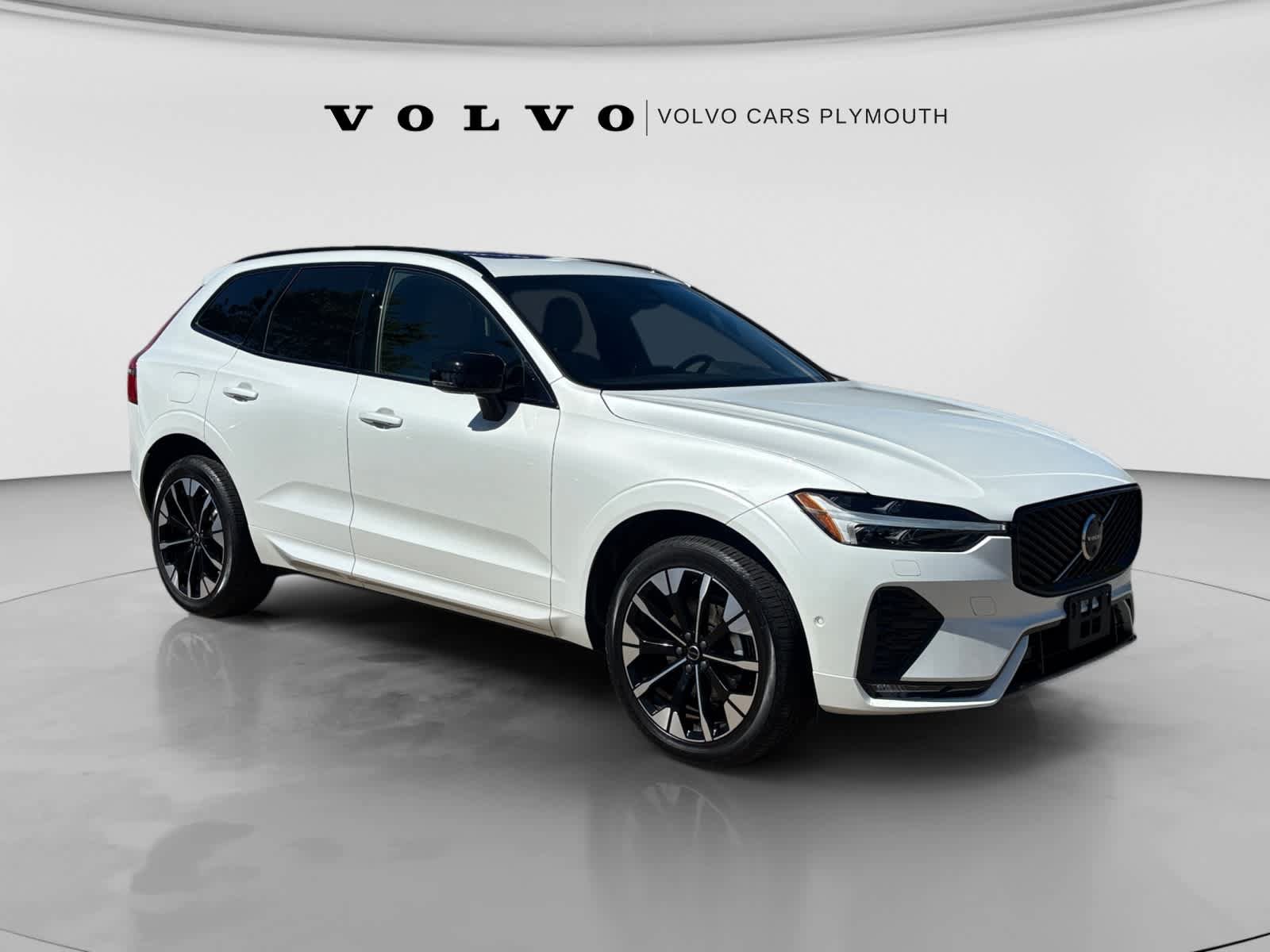 Used 2026 Volvo XC60 B5 Plus AWD/4WD image 1