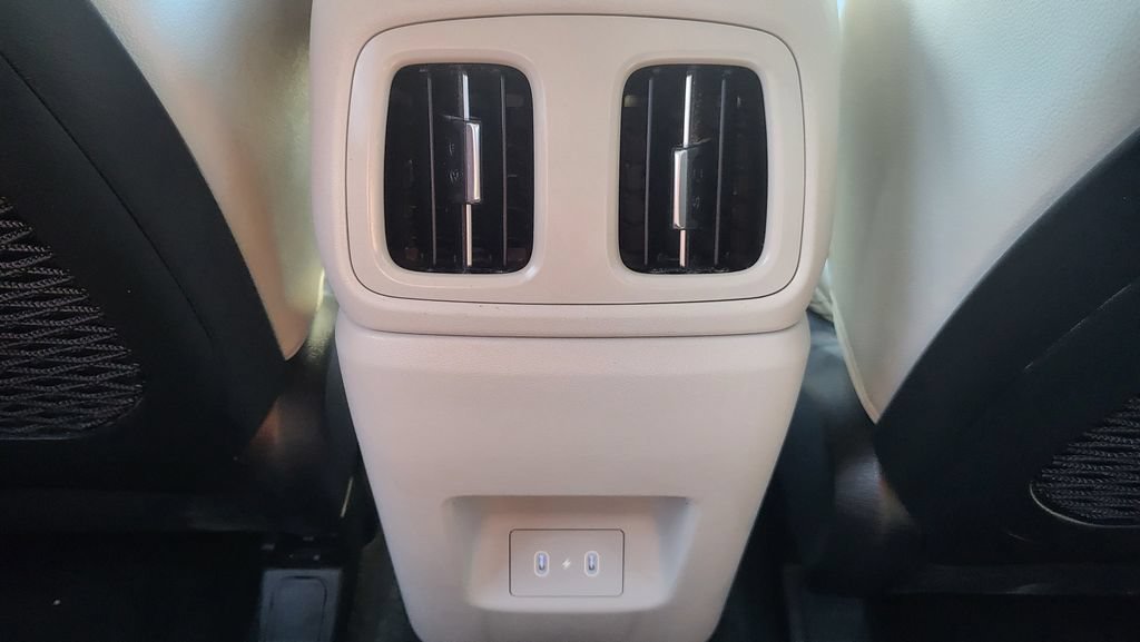 Used 2025 Hyundai Tucson Limited FWD image 29
