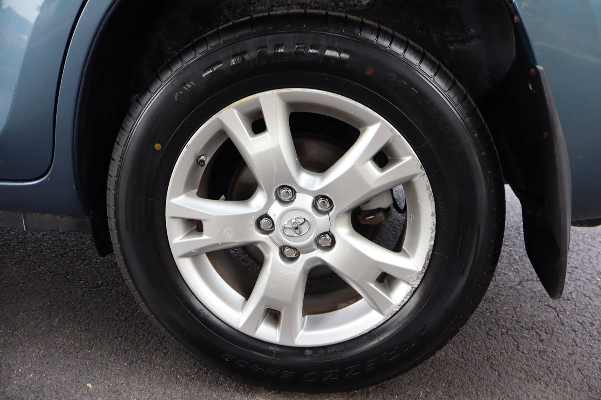 Used 2011 Toyota RAV4 4WD w/ Upgrade Value Pkg image 43