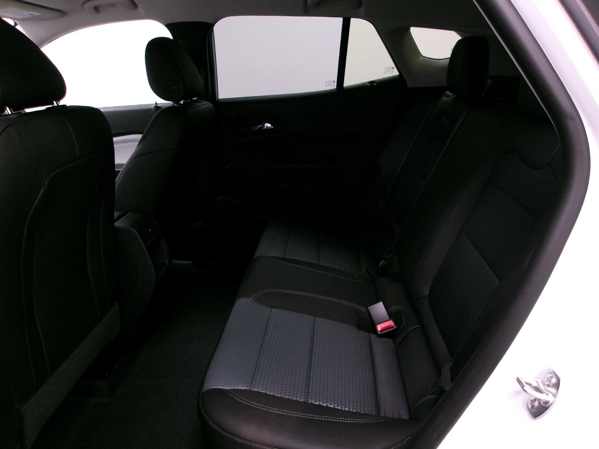 New 2026 Chevrolet Trax LT w/ LT Convenience Package FWD image 9