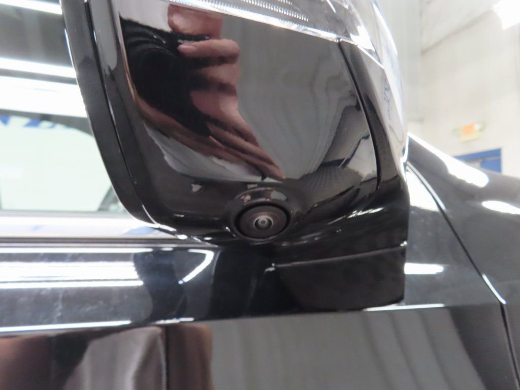 Used 2025 Chevrolet Suburban Premier AWD/4WD image 54