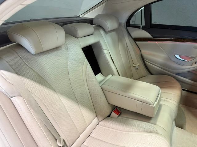 Used 2015 Mercedes-Benz S 550 Sedan image 30