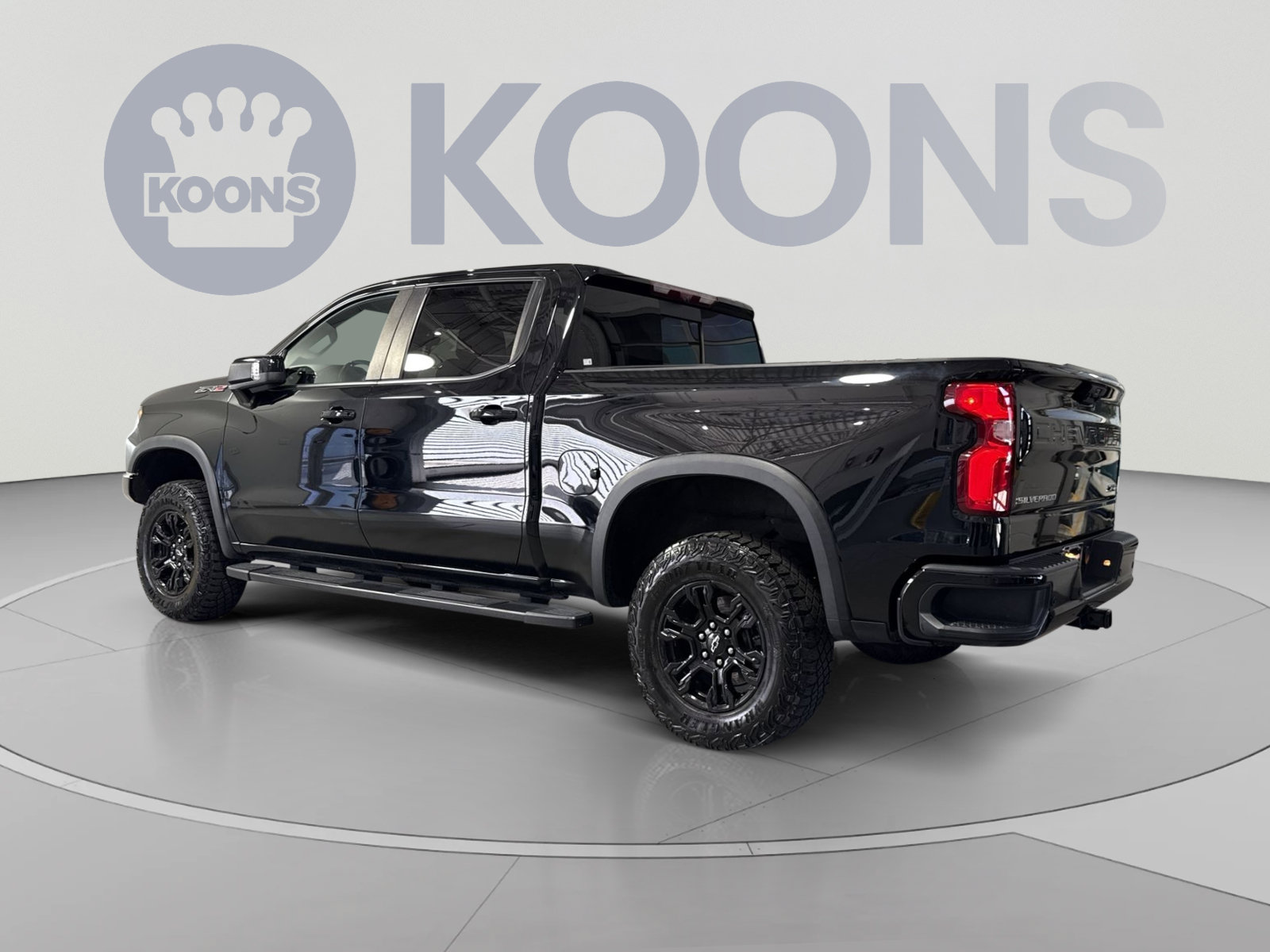 Used 2023 Chevrolet Silverado 1500 ZR2 w/ Technology Package AWD/4WD image 10