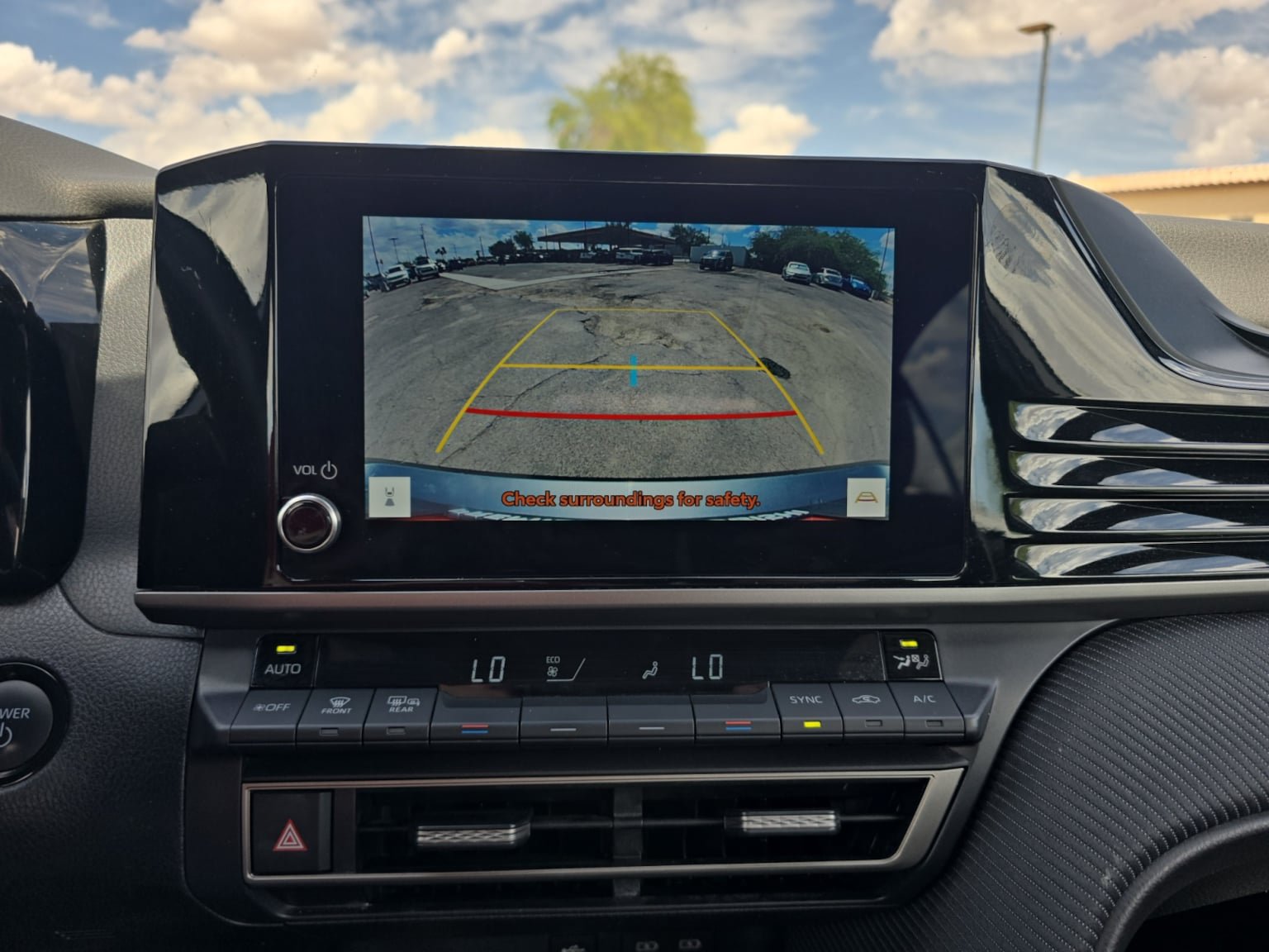 Used 2025 Toyota Camry SE FWD image 21