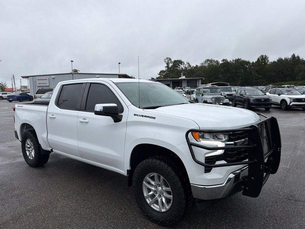 Used 2022 Chevrolet Silverado 1500 LT w/ LPO, Dark Essentials Package AWD/4WD image 2
