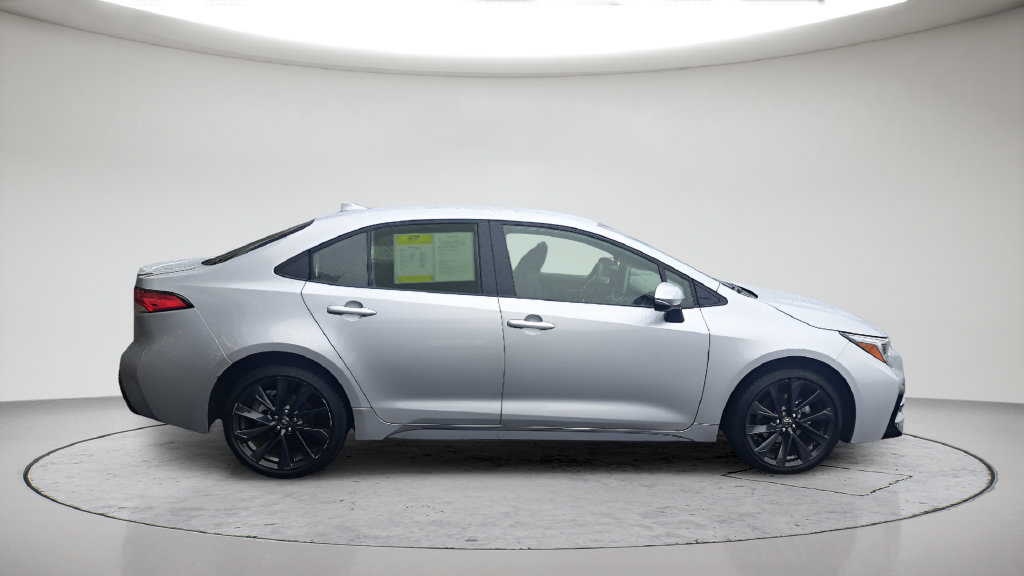 Used 2026 Toyota Corolla SE w/ SE Package FWD image 4