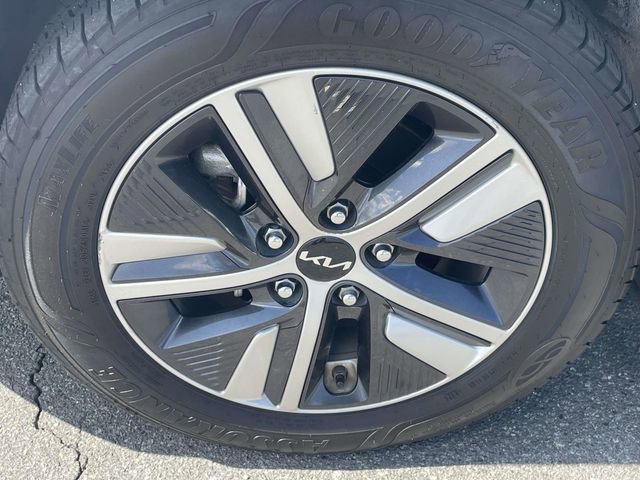 Used 2022 Kia Niro LXS image 5