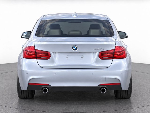 Used 2016 BMW 340i Sedan RWD image 4
