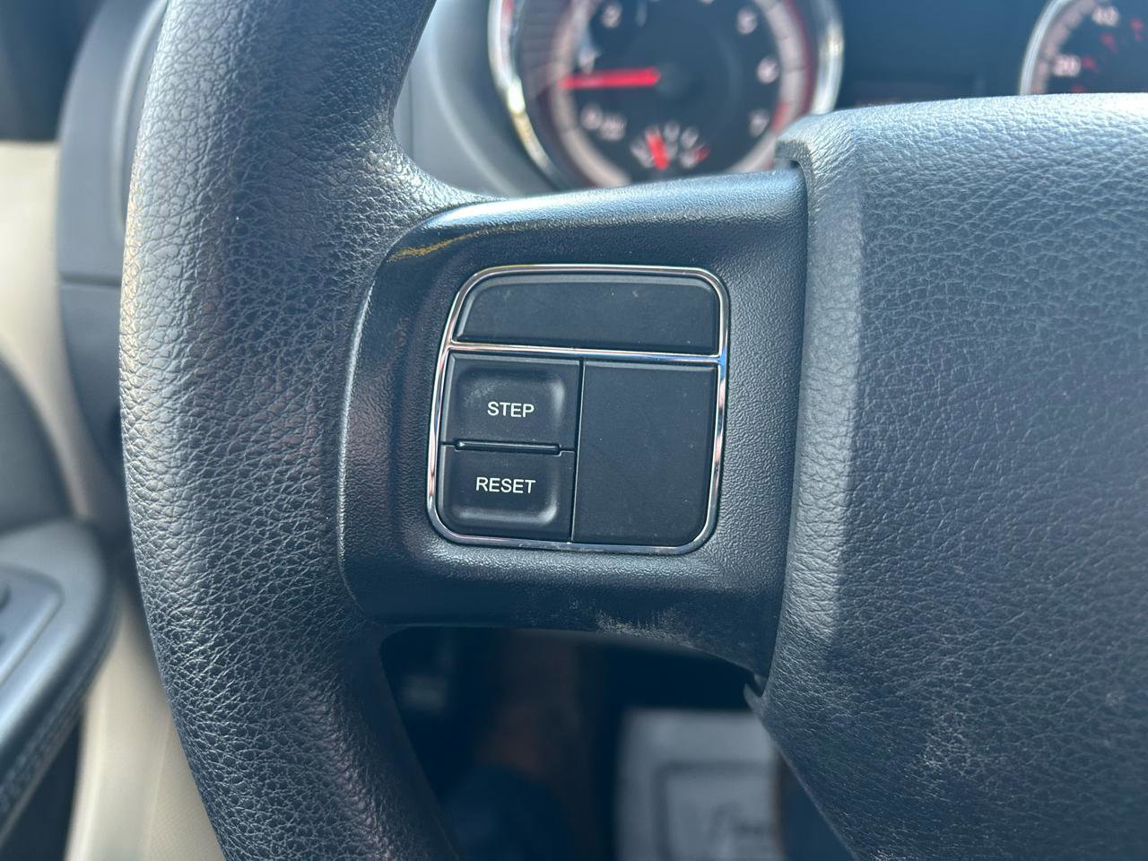 Used 2016 Dodge Grand Caravan SE image 17