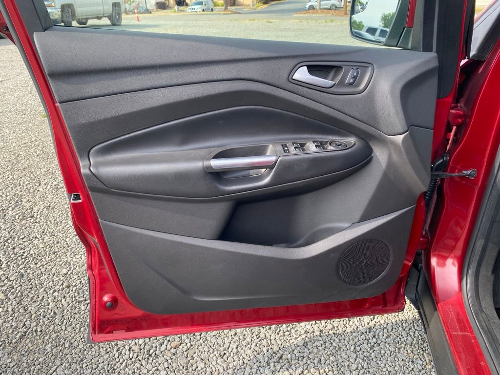 Used 2019 Ford Escape SE FWD image 9