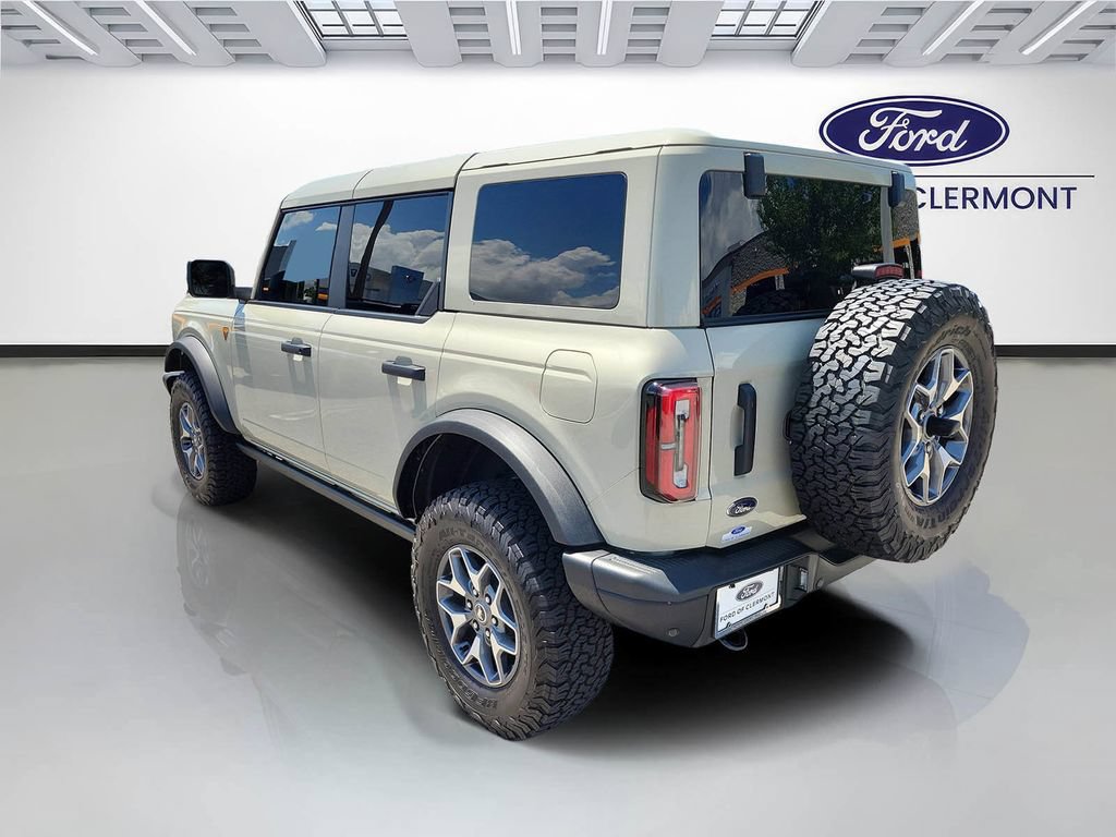 Used 2025 Ford Bronco Badlands AWD/4WD image 3