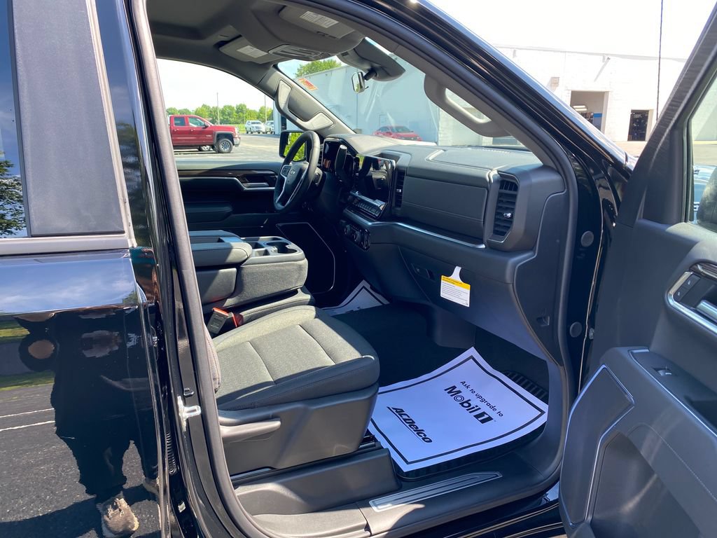New 2026 Chevrolet Silverado 1500 LT AWD/4WD image 12