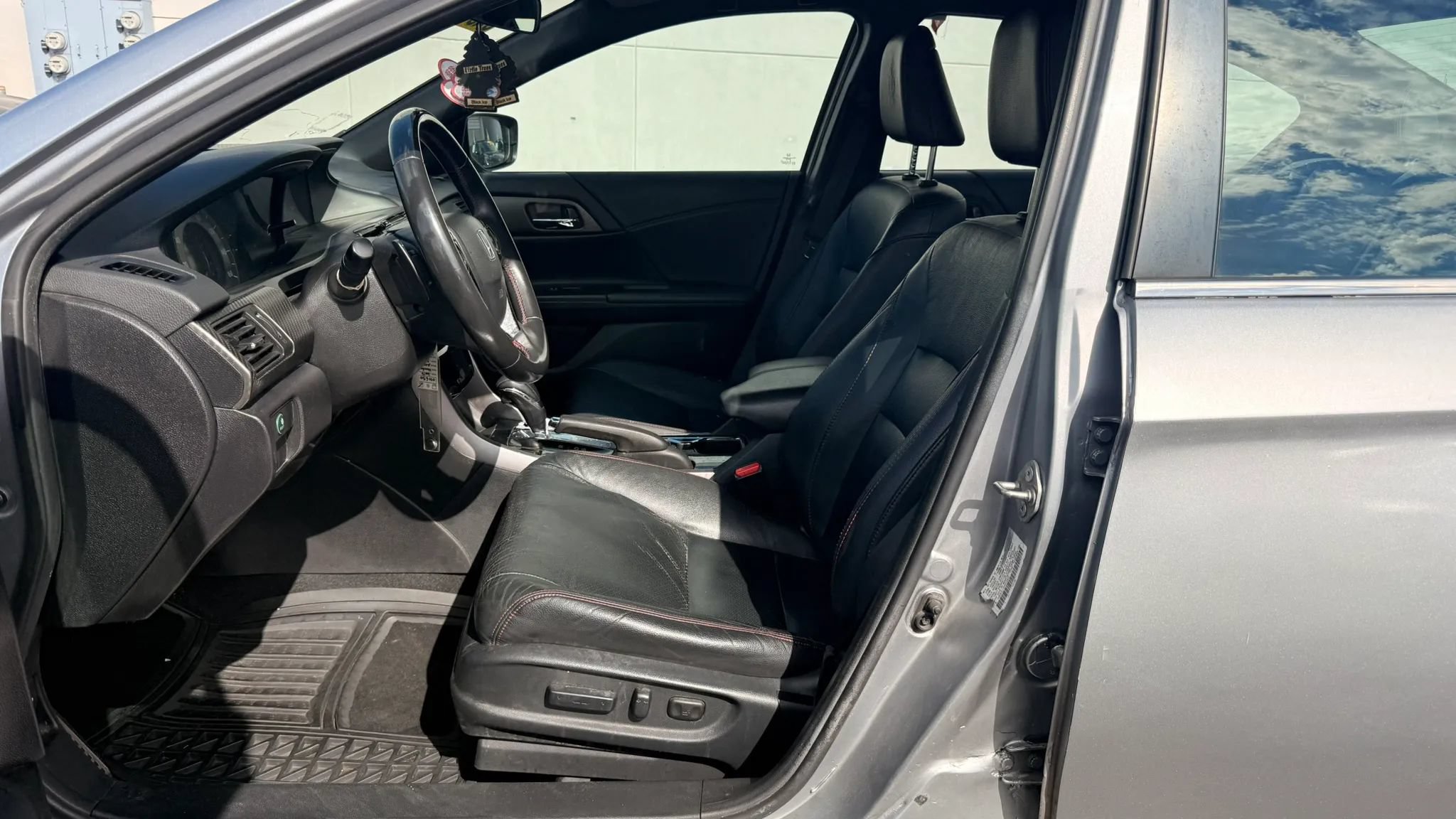 Used 2017 Honda Accord Sport Special Edition image 12