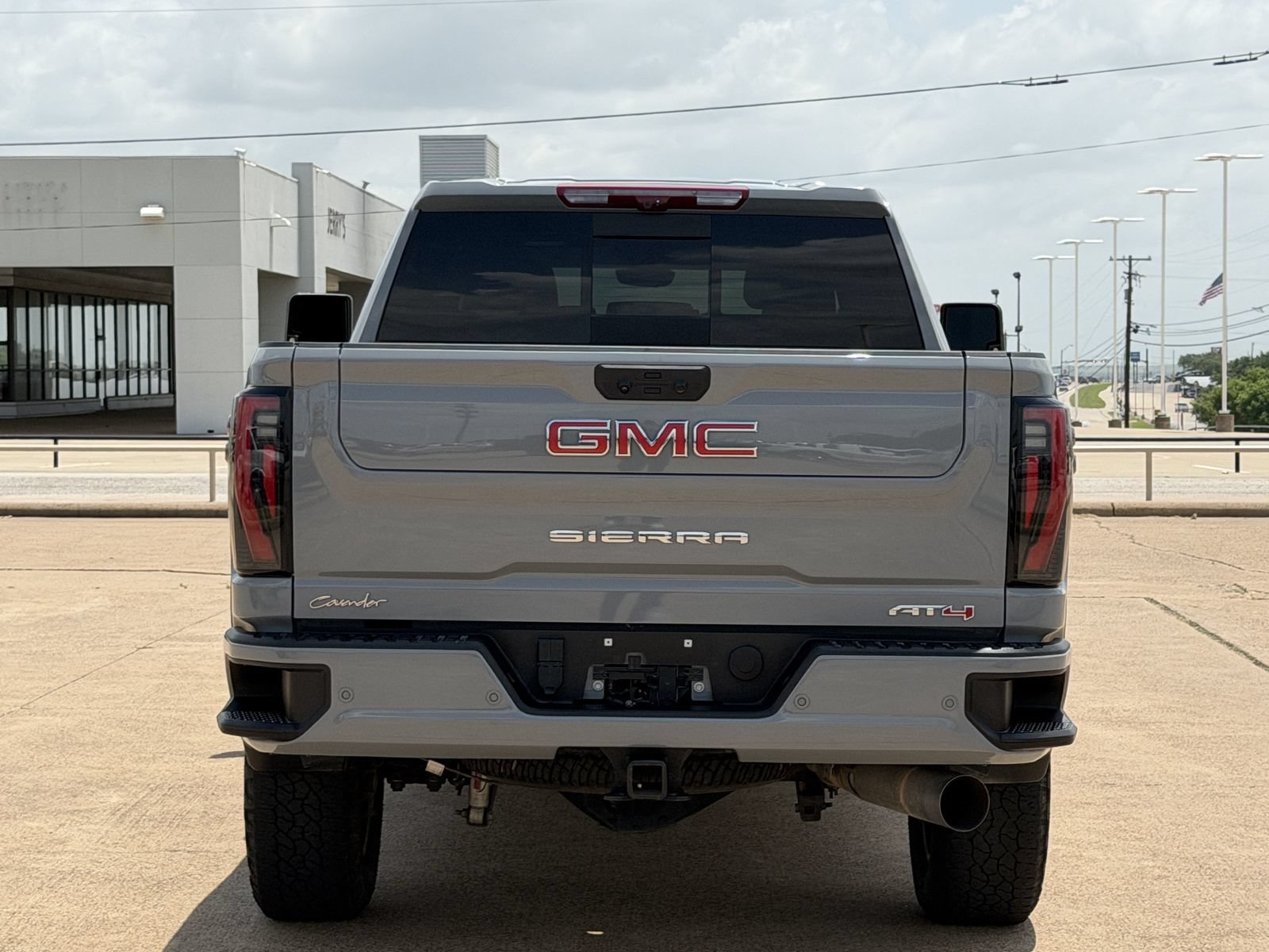 Used 2025 GMC Sierra 2500 AT4 w/ AT4 Premium Plus Package AWD/4WD image 5