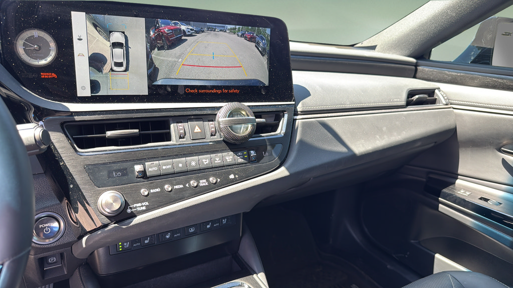 Used 2024 Lexus ES 300h w/ Technology Package FWD image 33