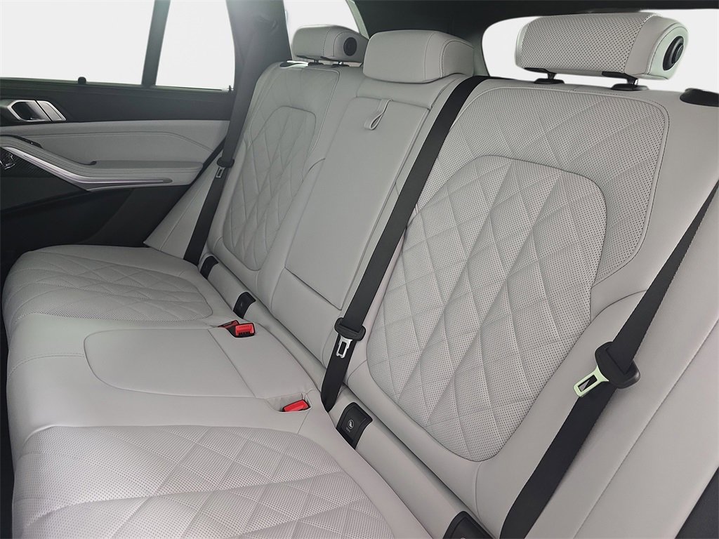 New 2026 BMW X5 M60i image 14