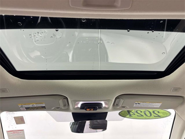 Used 2024 Toyota Corolla Cross XLE image 16