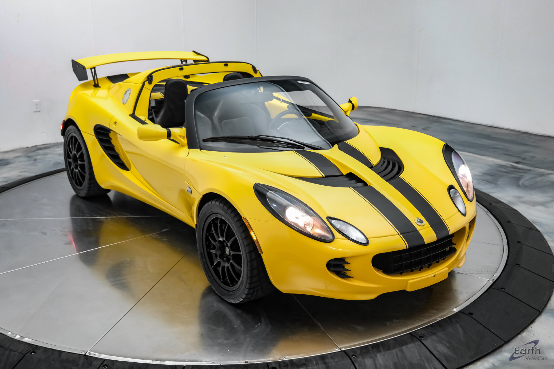 Used 2005 Lotus Elise RWD image 34
