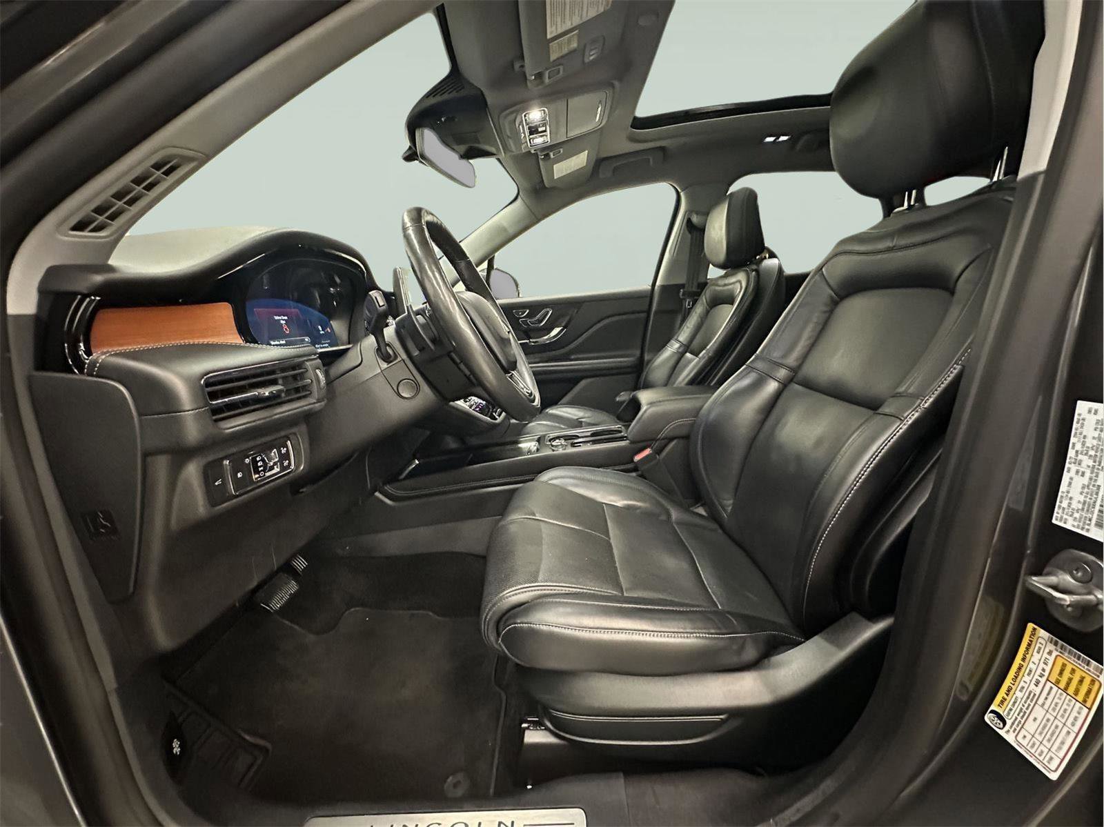 Used 2022 Lincoln Corsair Reserve w/ Equipment Group 201A image 19