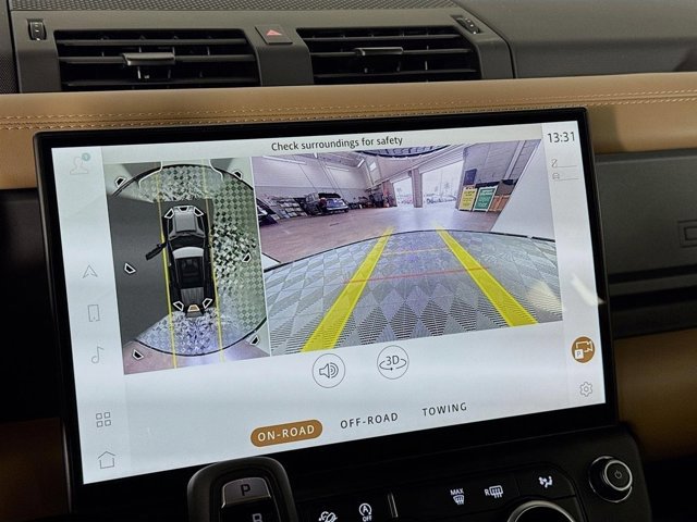 Used 2026 Land Rover Defender 110 S image 17