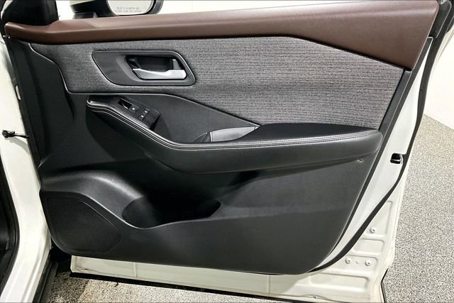 Used 2021 Nissan Rogue SV image 29