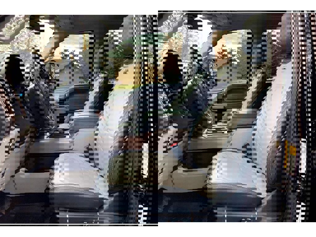 Used 2022 Ford F350 Limited image 27