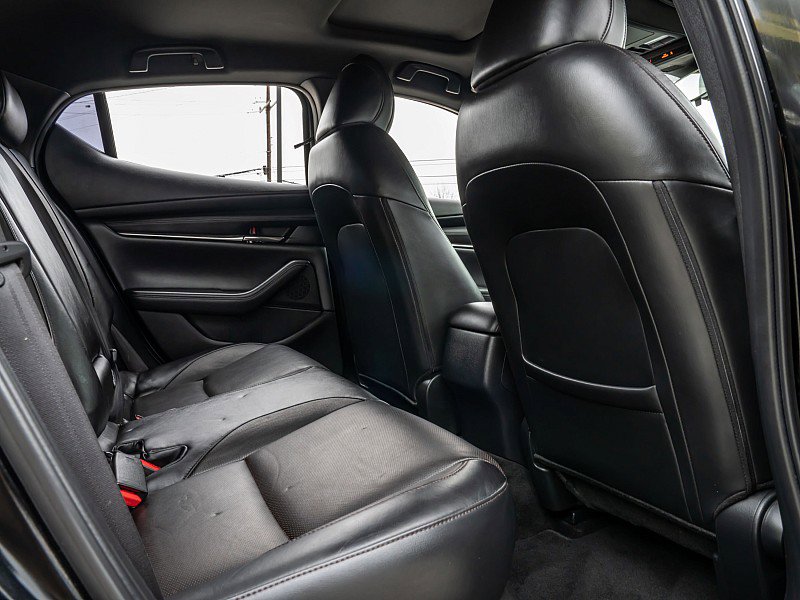 Used 2019 MAZDA MAZDA3 Hatchback w/ Premium Package image 22
