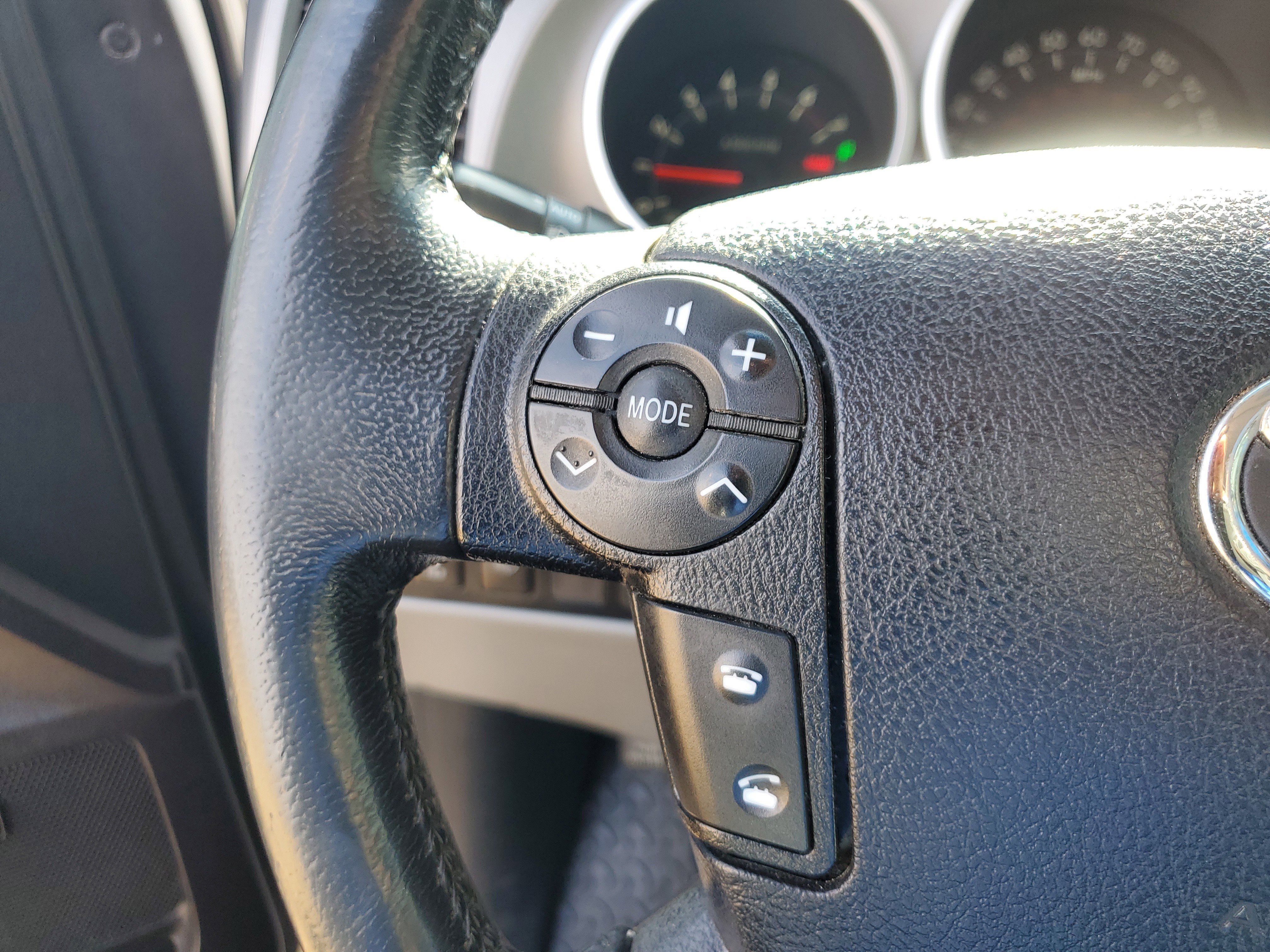 Used 2010 Toyota Sequoia Platinum image 26