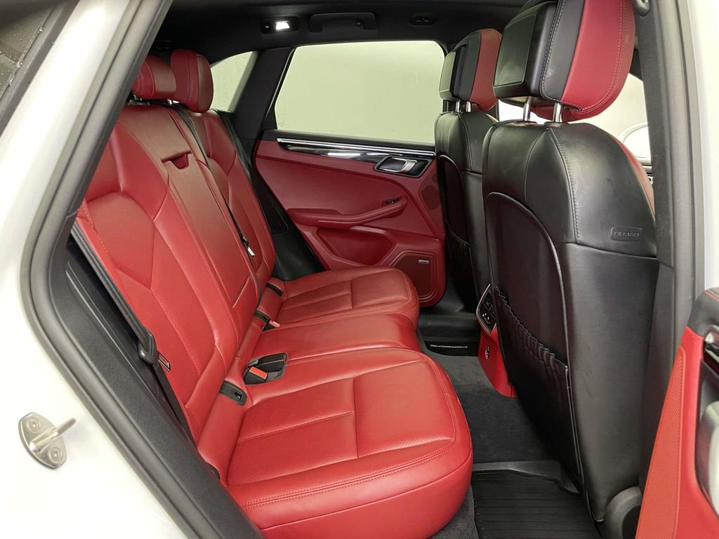Used 2023 Porsche Macan image 22