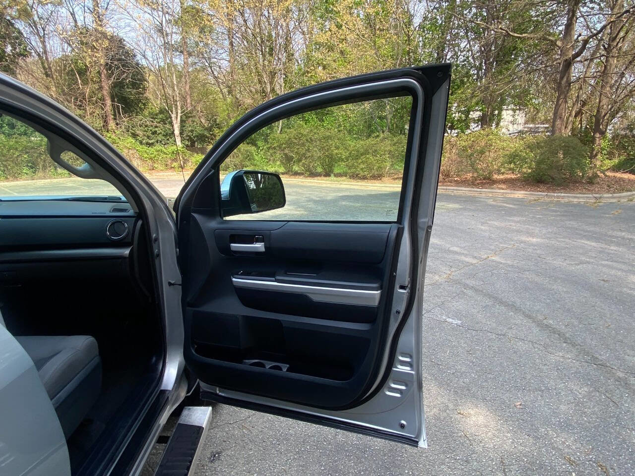 Used 2014 Toyota Tundra SR5 w/ SR5 Upgrade Package image 48