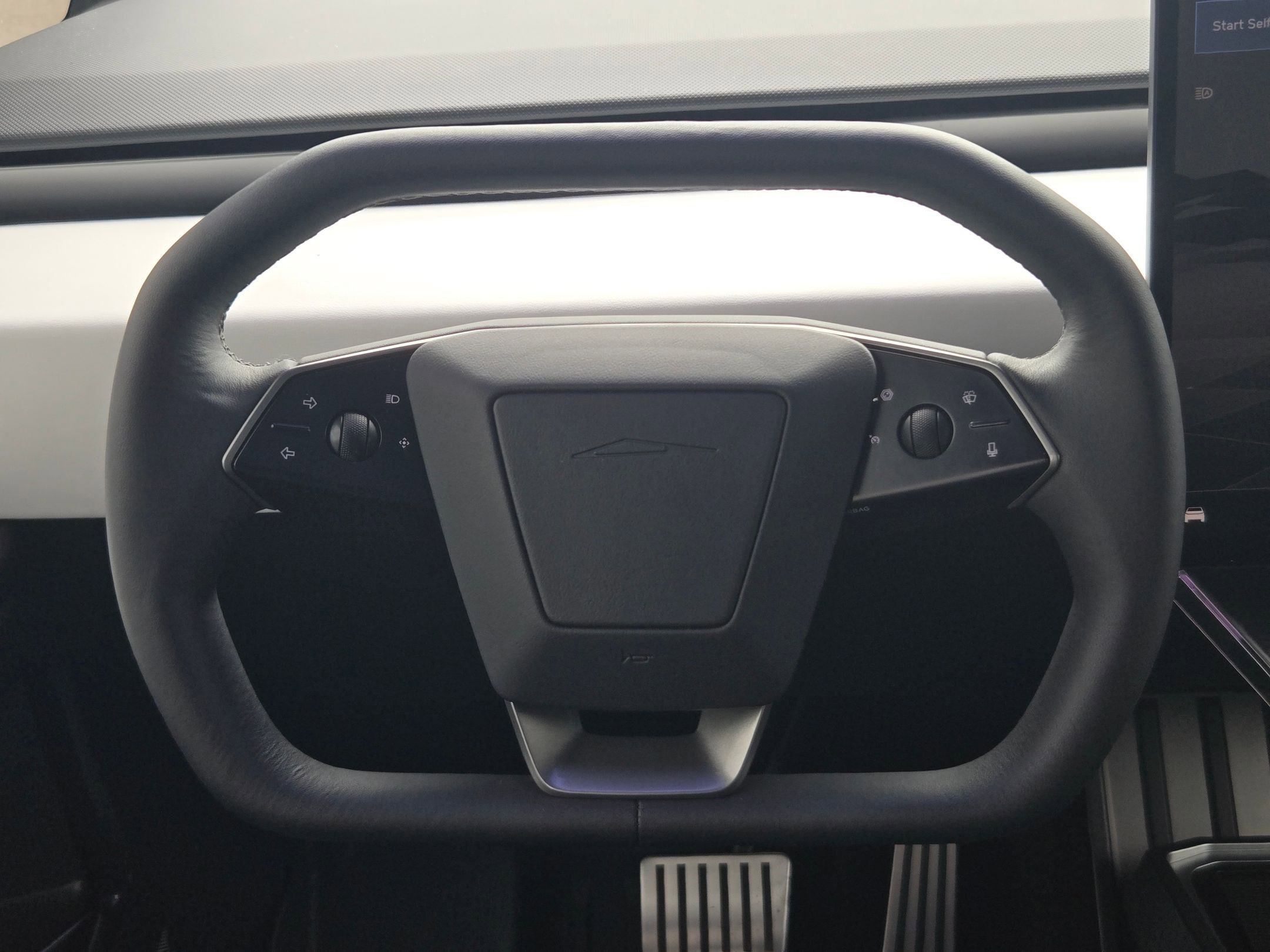 Used 2024 Tesla Cybertruck AWD Crew Cab image 18