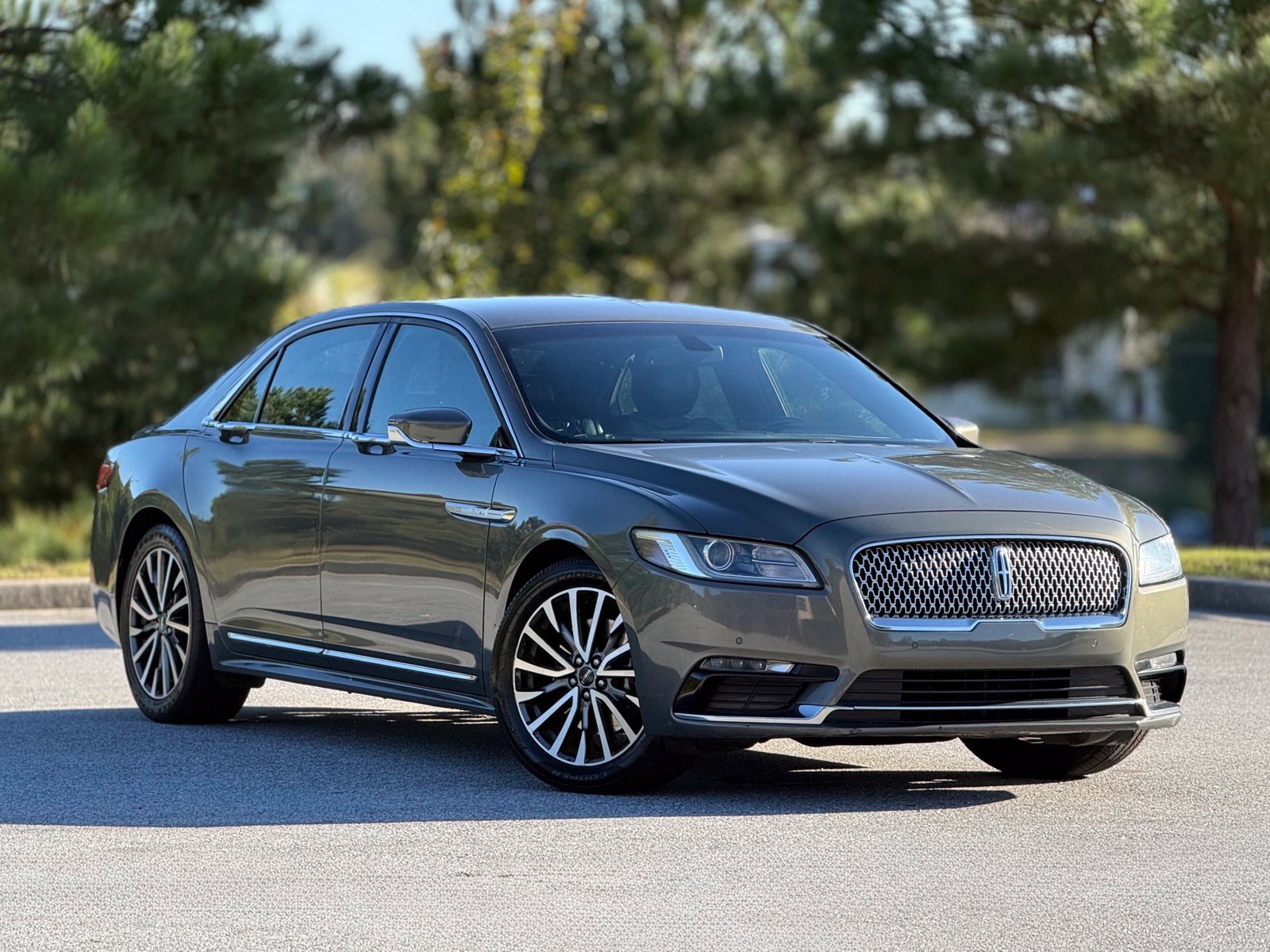 Used 2017 Lincoln Continental Select FWD image 13