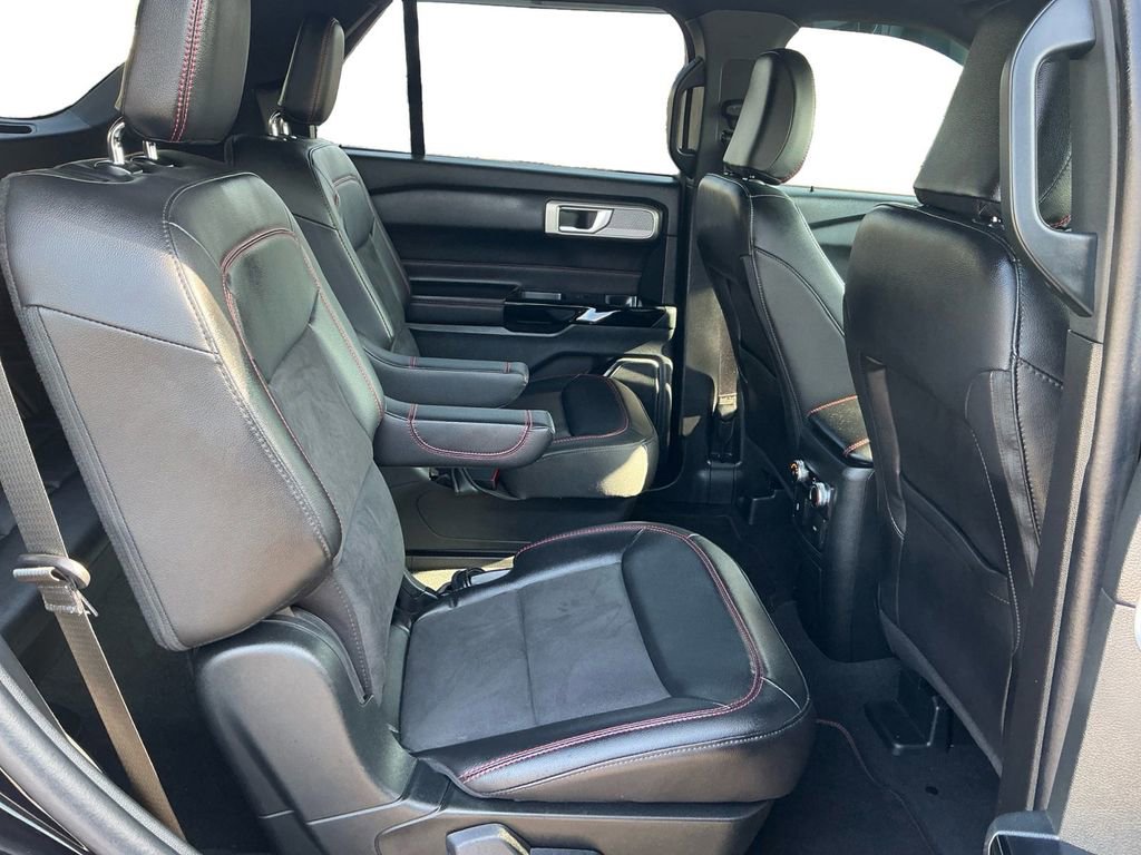 Used 2023 Ford Explorer ST-Line w/ Class IV Trailer Tow Package RWD image 23