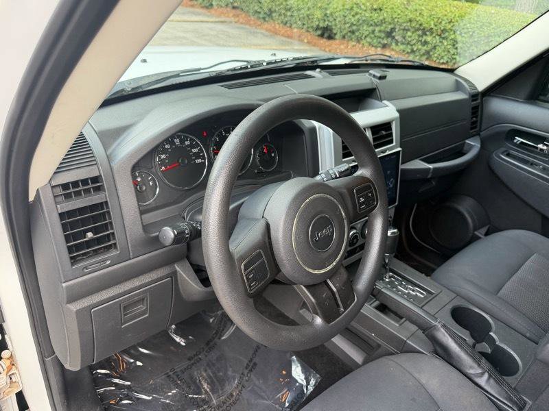 Used 2012 Jeep Liberty Sport RWD image 20