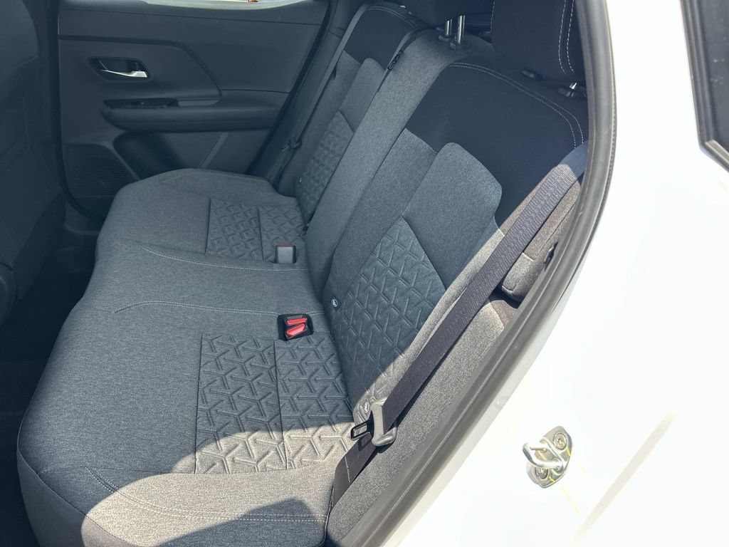 New 2026 Nissan Kicks SV w/ Cold Weather Package FWD image 17