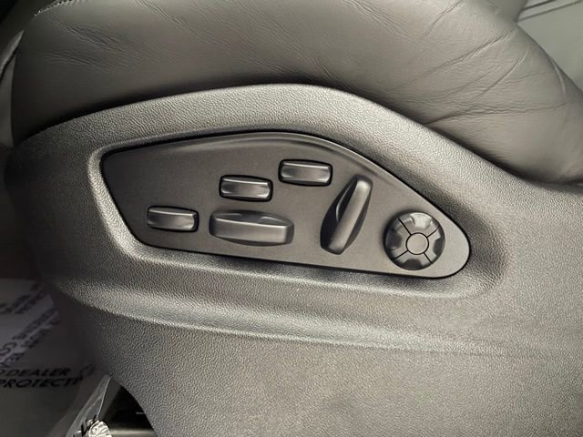 Used 2025 Porsche Cayenne GTS image 35