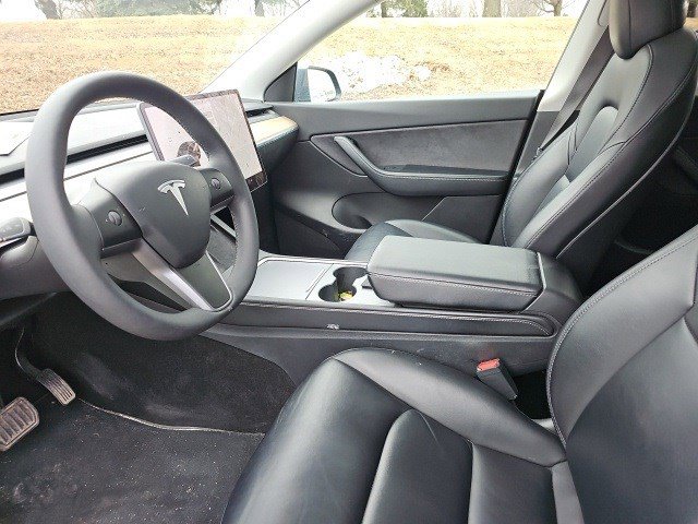 Used 2021 Tesla Model Y Long Range image 16