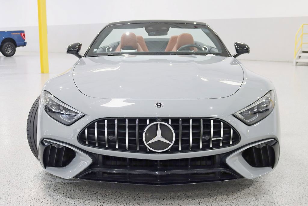 Used 2022 Mercedes-Benz SL 55 AMG 4MATIC w/ Driver Assistance Package image 10