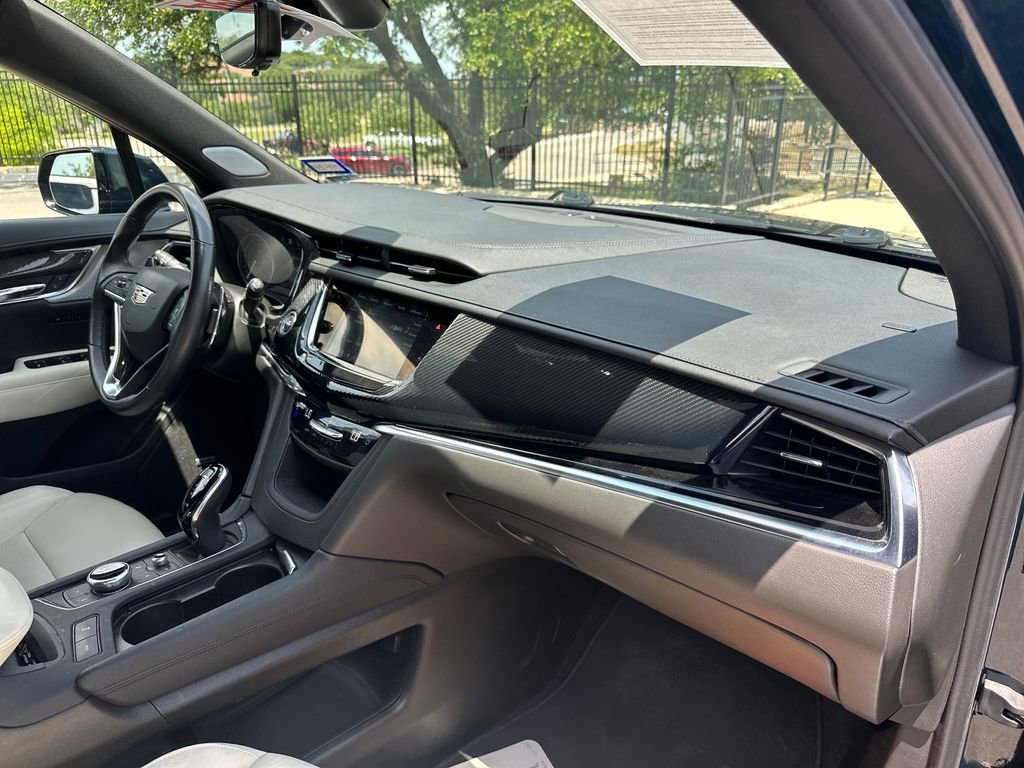 Used 2025 Cadillac XT6 Sport w/ Technology Package AWD/4WD image 35