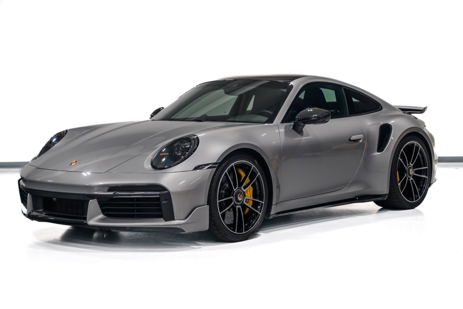 Used 2021 Porsche 911 Turbo S image 4