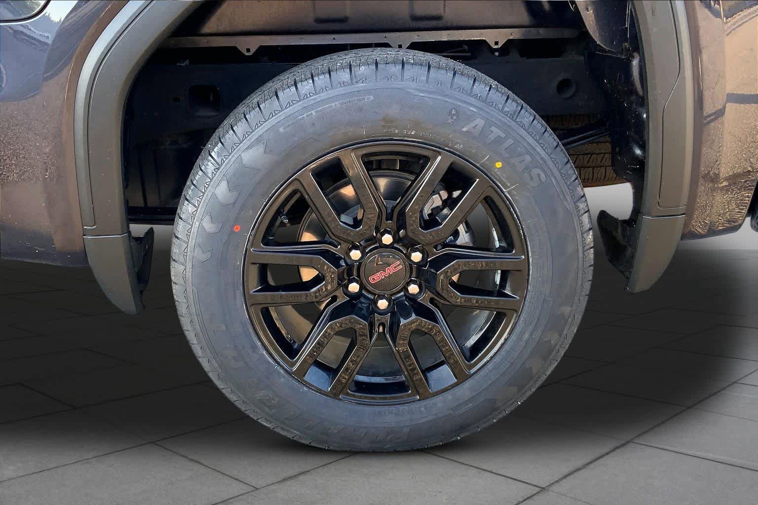 Used 2024 GMC Sierra 1500 Elevation RWD image 11