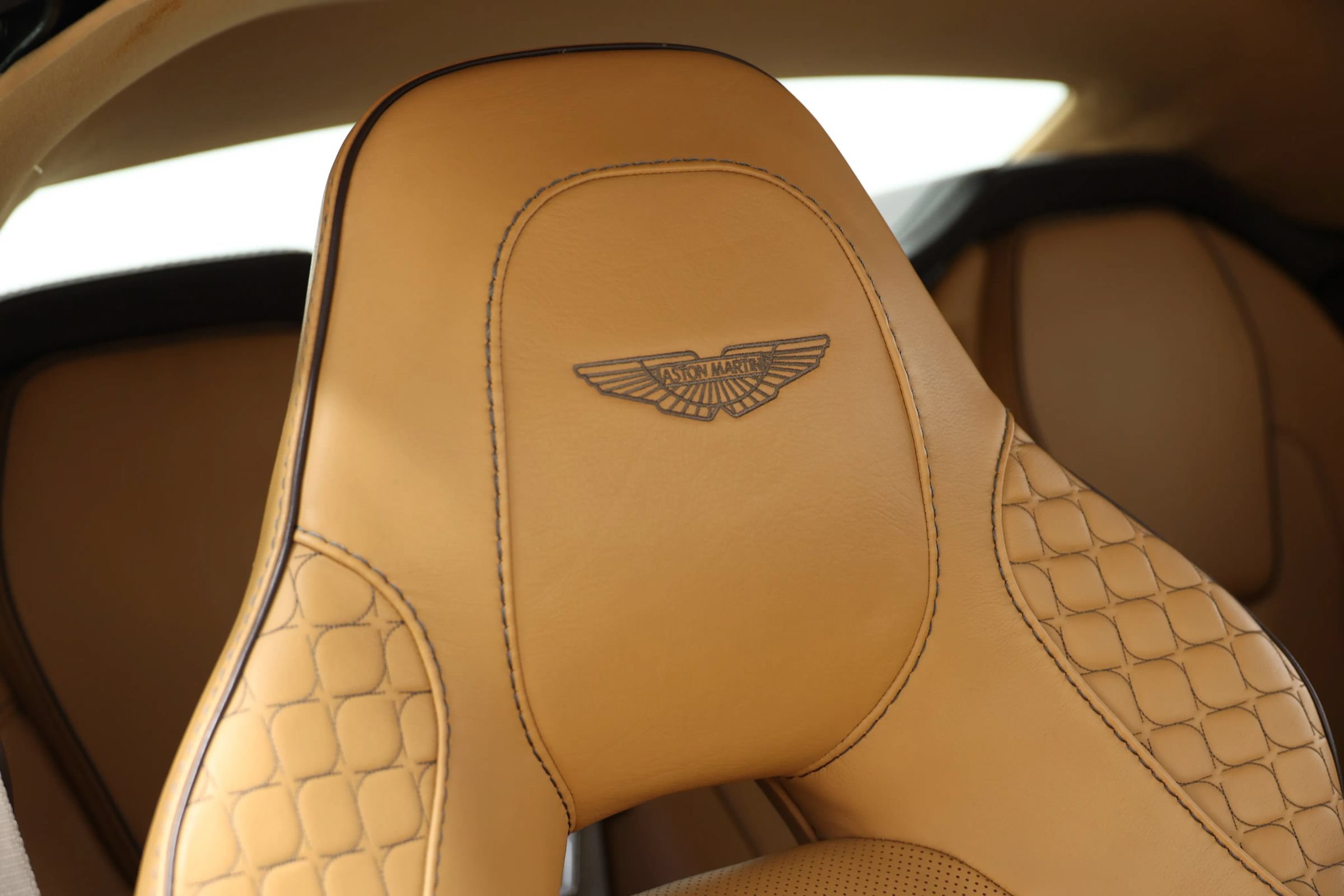 Used 2015 Aston Martin Vanquish Volante RWD image 68