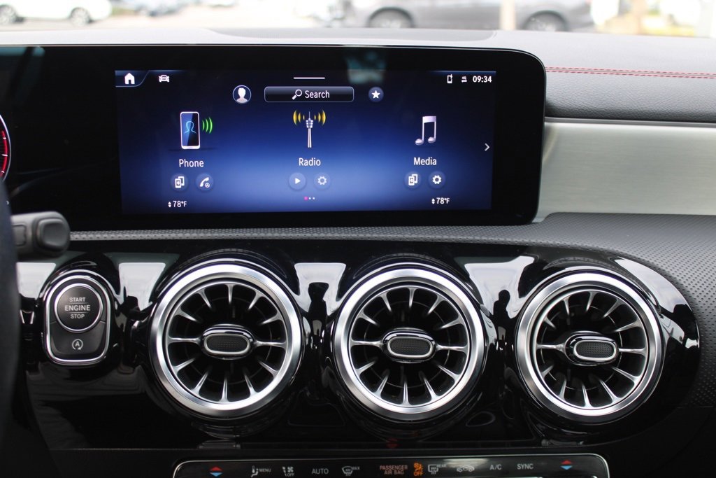 Used 2024 Mercedes-Benz CLA 250 image 27