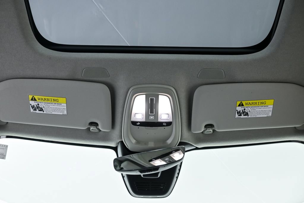 Certified 2025 Volvo XC40 B5 Plus image 19